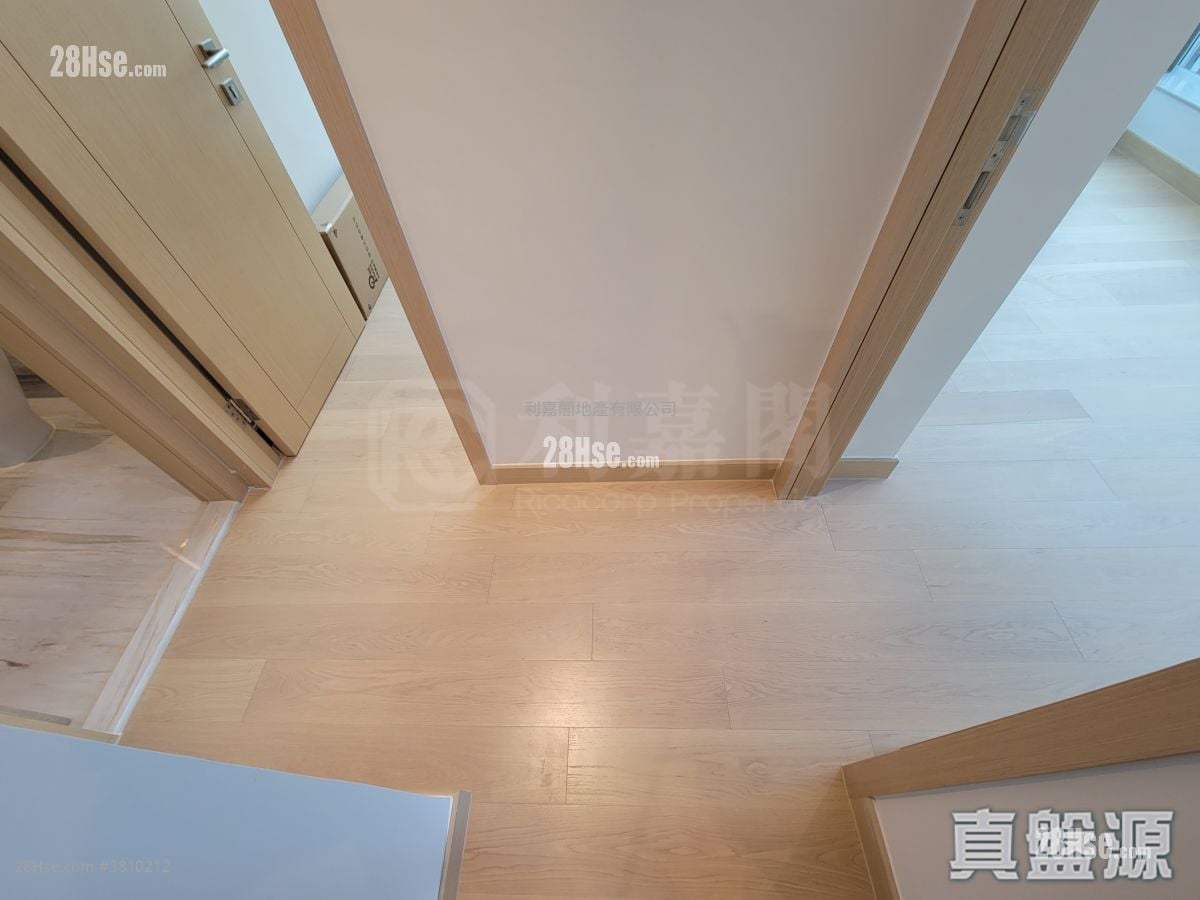 Marini Sell 2 Bedrooms 495 ft²