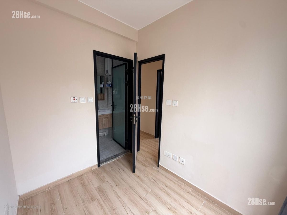 Village Sell 3 Bedrooms 700 ft²