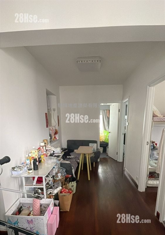 Shun Lee Building Sell 3 Bedrooms , 1 Bathroom 443 ft²