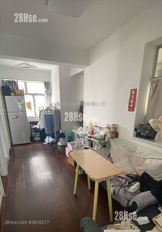 Shun Lee Building Sell 3 Bedrooms , 1 Bathroom 443 ft²