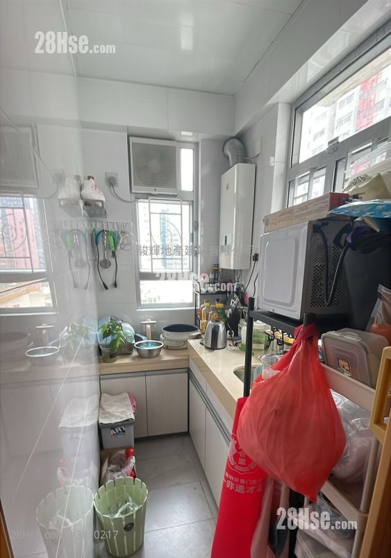 Shun Lee Building Sell 3 Bedrooms , 1 Bathroom 443 ft²