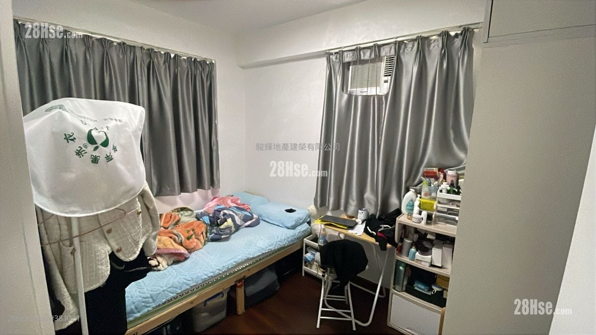 Shun Lee Building Sell 3 Bedrooms , 1 Bathroom 443 ft²