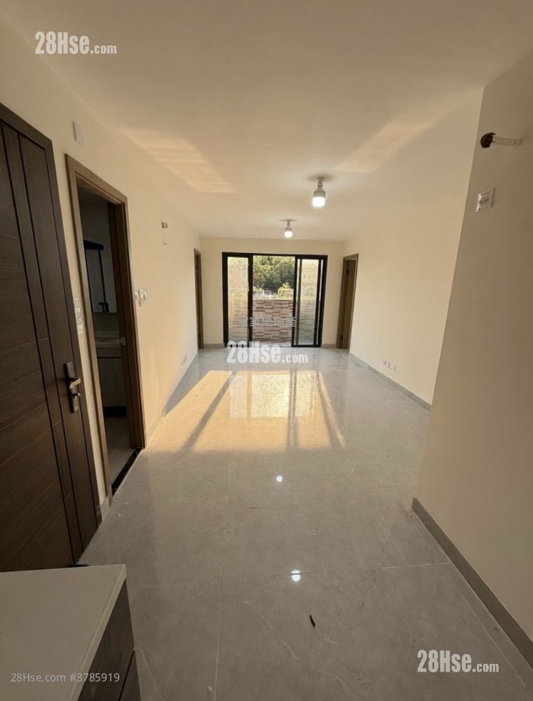 村屋 租盘 3 房 , 2 浴室 700 平方尺