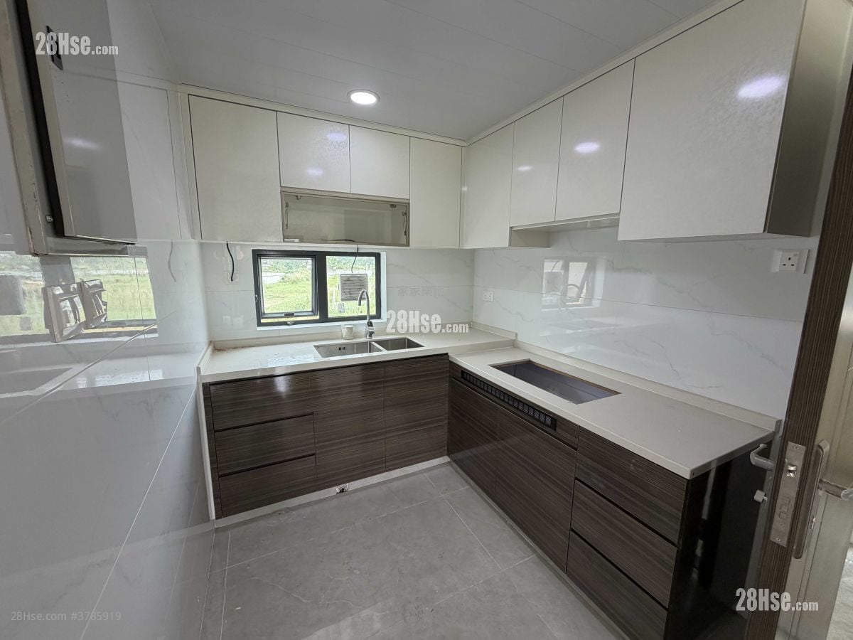 村屋 租盘 3 房 , 2 浴室 700 平方尺