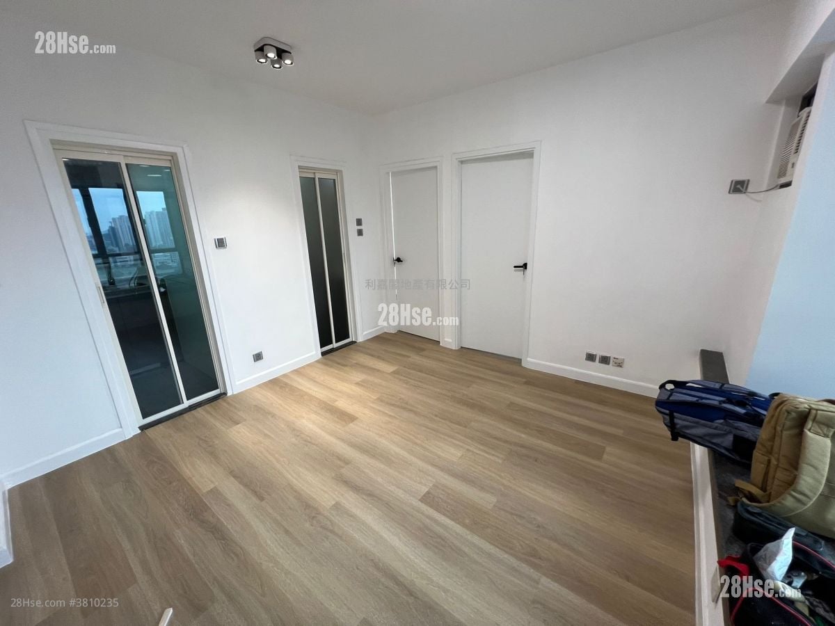 Florence Plaza Sell 2 Bedrooms , 1 Bathroom 339 ft²