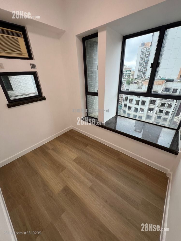 Florence Plaza Sell 2 Bedrooms , 1 Bathroom 339 ft²