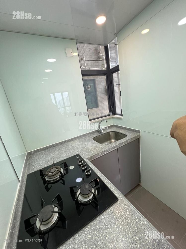 Florence Plaza Sell 2 Bedrooms , 1 Bathroom 339 ft²