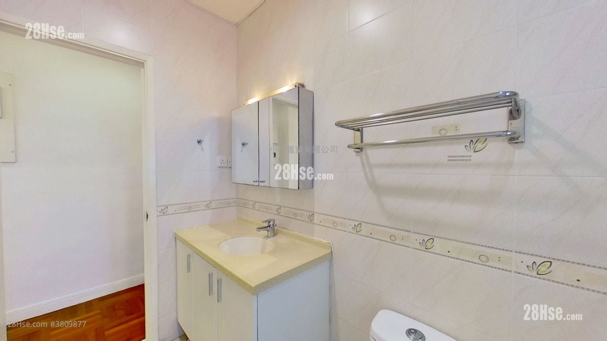 bathroom: 5-7 Belfran Road Rental 3 Bedrooms , 1 Bathroom 800 ft²