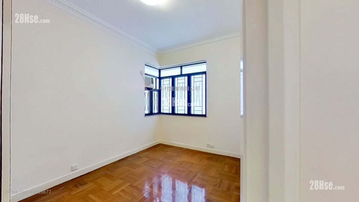master room: 5-7 Belfran Road Rental 3 Bedrooms , 1 Bathroom 800 ft²