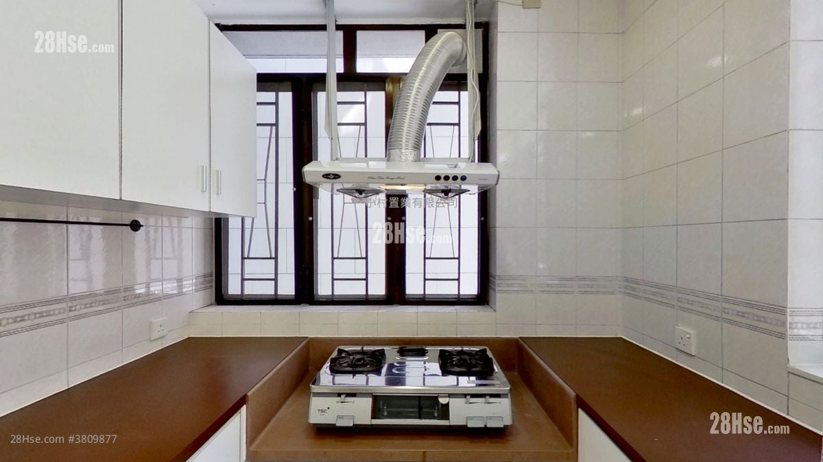 kitchen: 5-7 Belfran Road Rental 3 Bedrooms , 1 Bathroom 800 ft²