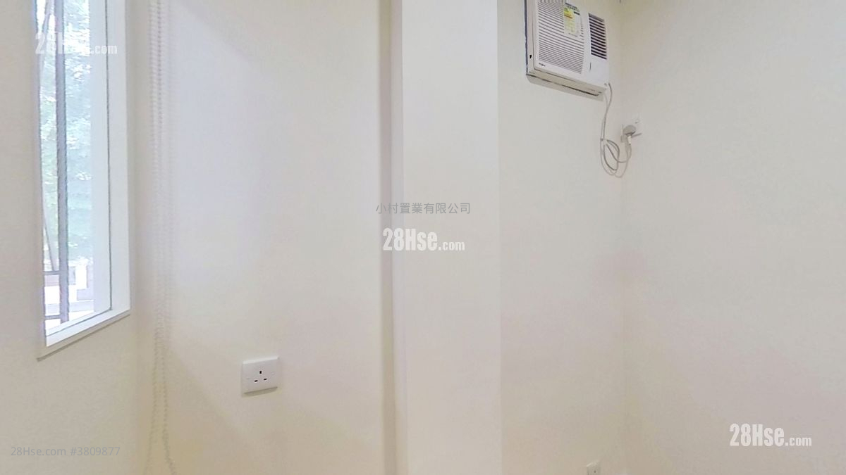 bedroom 3: 5-7 Belfran Road Rental 3 Bedrooms , 1 Bathroom 800 ft²