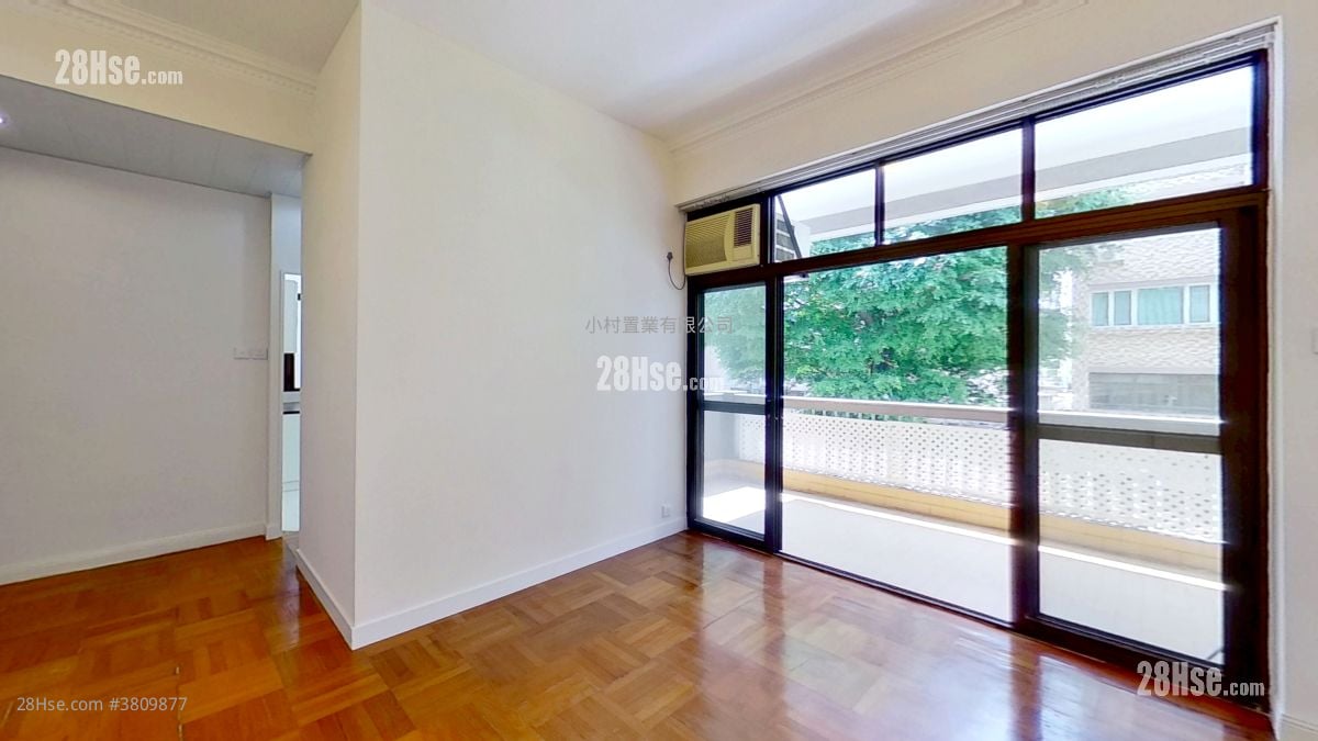 living room: 5-7 Belfran Road Rental 3 Bedrooms , 1 Bathroom 800 ft²