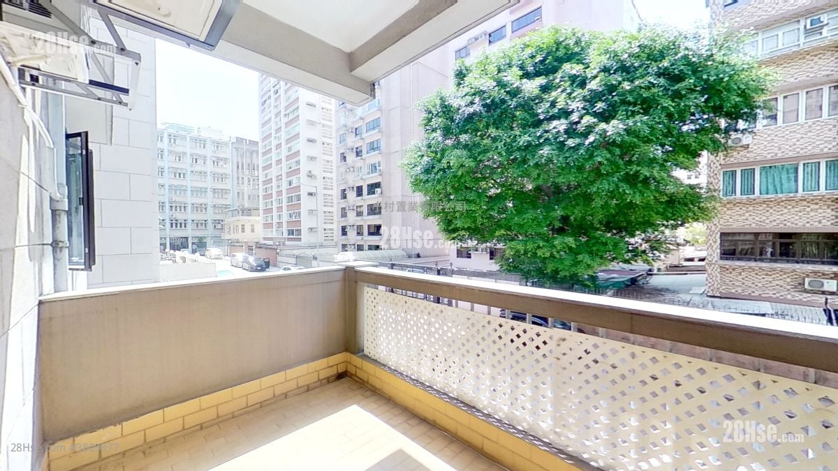 balcony: 5-7 Belfran Road Rental 3 Bedrooms , 1 Bathroom 800 ft²