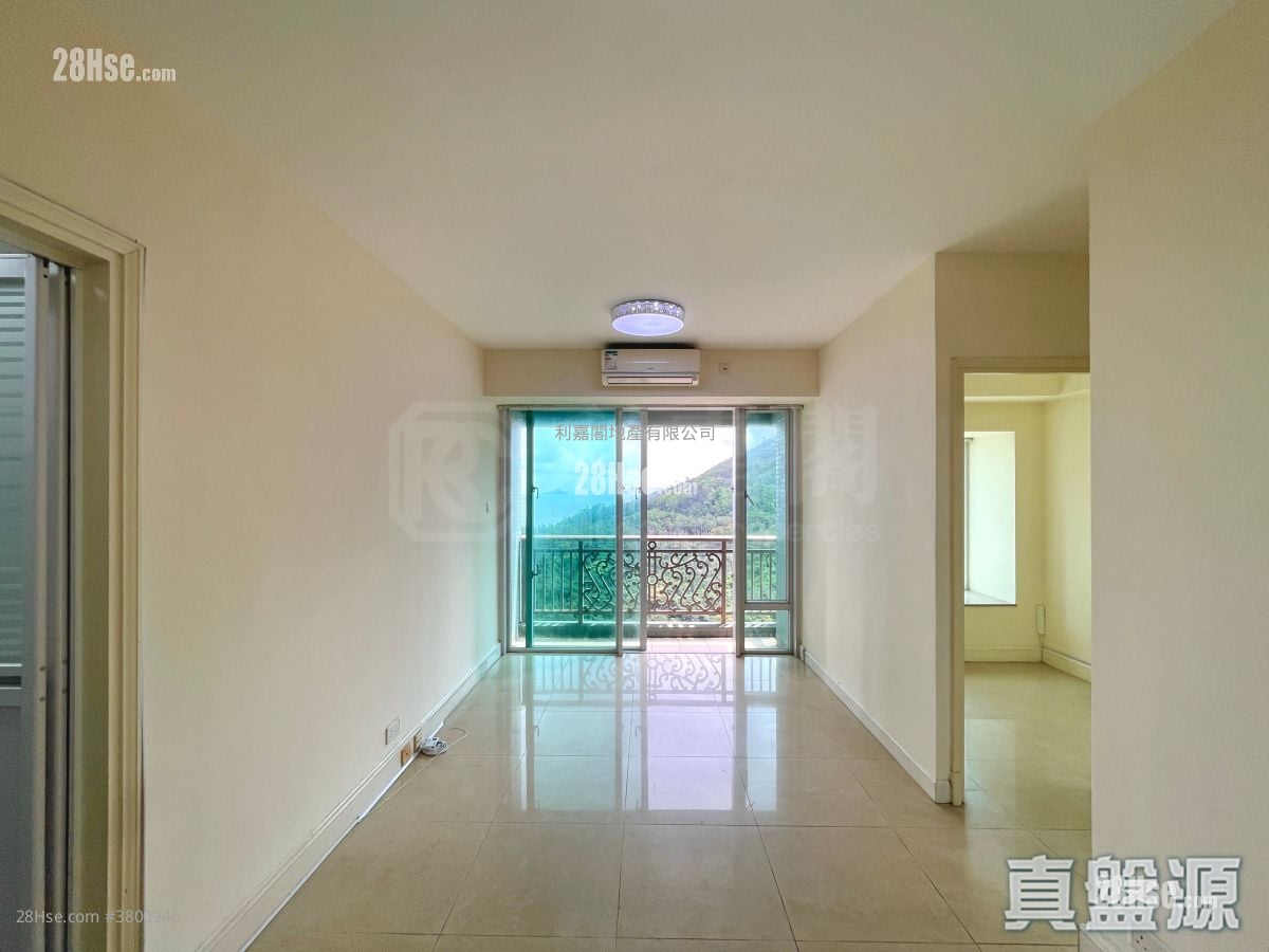 Metro Town Rental 2 Bedrooms , 1 Bathroom 476 ft²