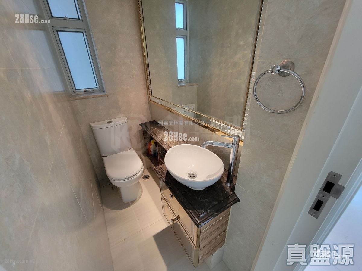 致蓝天 租盘 4 房 , 3 浴室 943 平方尺