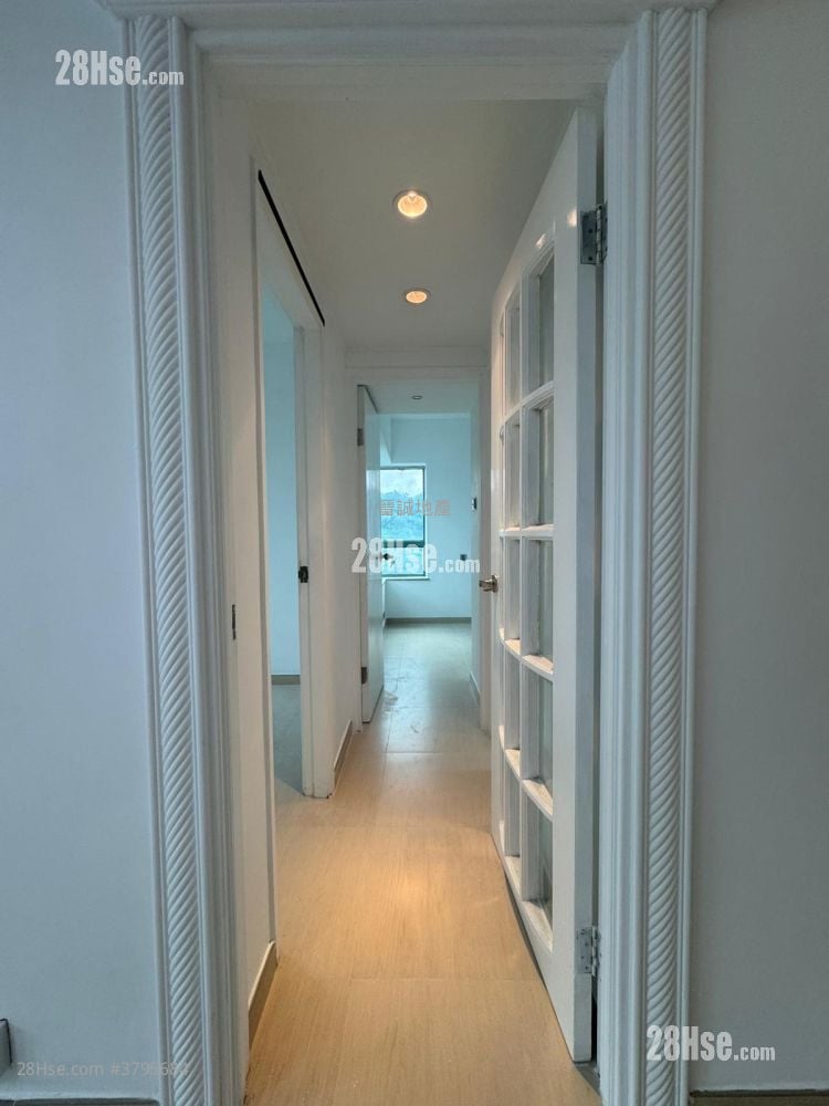 Sea Crest Villa Sell 2 Bedrooms , 1 Bathroom 454 ft²