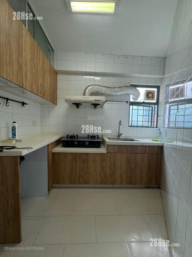 Sea Crest Villa Sell 2 Bedrooms , 1 Bathroom 454 ft²