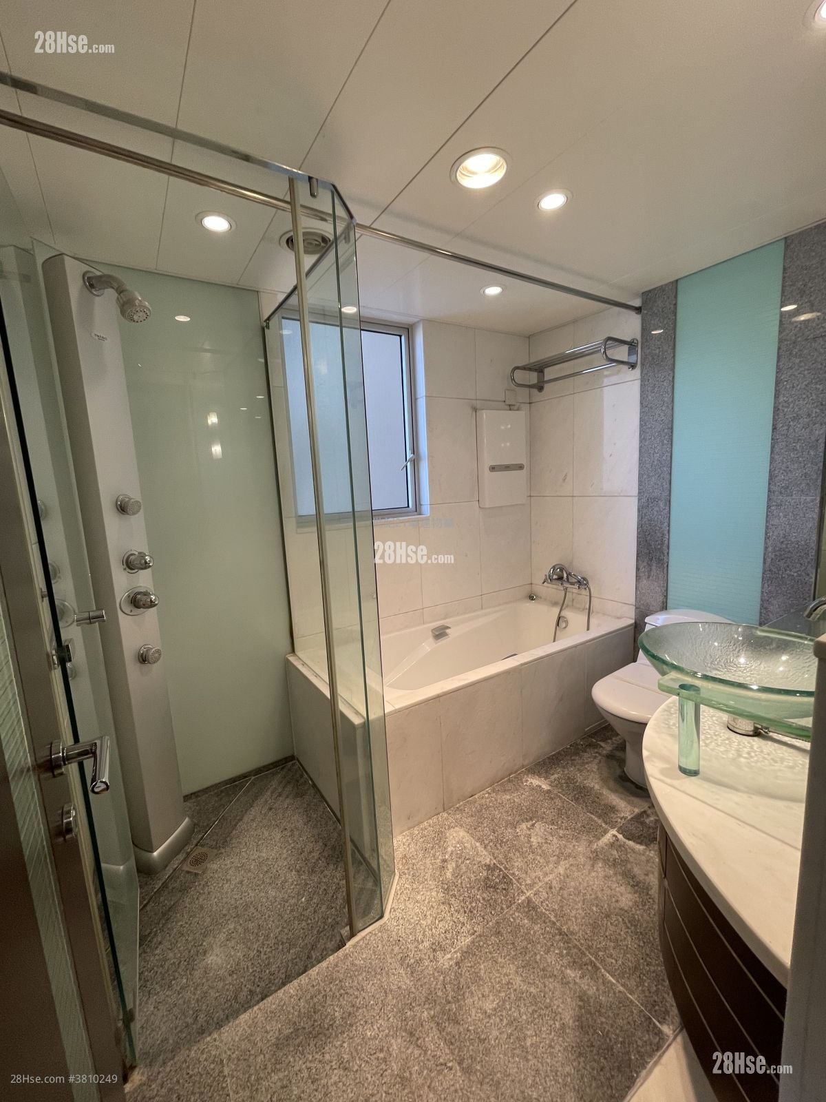 The Harbourside Sell 3 Bedrooms , 2 Bathrooms 1,015 ft²