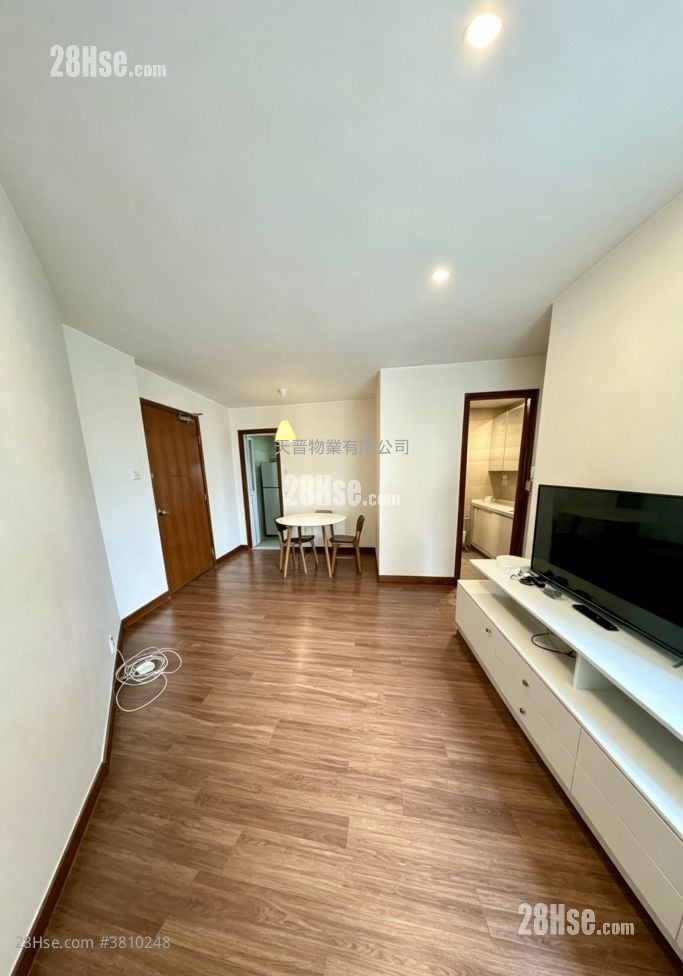 Whampoa Garden Sell 2 Bedrooms , 1 Bathroom 389 ft²