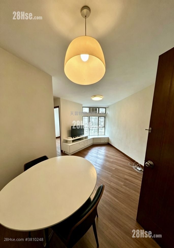 Whampoa Garden Sell 2 Bedrooms , 1 Bathroom 389 ft²