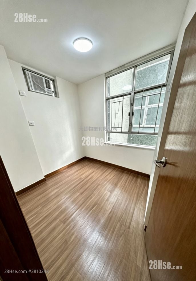 Whampoa Garden Sell 2 Bedrooms , 1 Bathroom 389 ft²