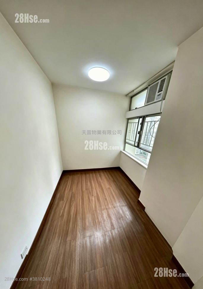 Whampoa Garden Sell 2 Bedrooms , 1 Bathroom 389 ft²