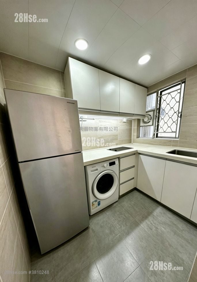 Whampoa Garden Sell 2 Bedrooms , 1 Bathroom 389 ft²