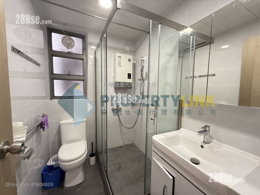 Hollywood Terrace Rental 3 Bedrooms , 2 Bathrooms 756 ft²