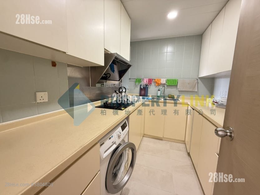 Hollywood Terrace Rental 3 Bedrooms , 2 Bathrooms 756 ft²