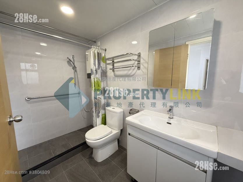 Hollywood Terrace Rental 3 Bedrooms , 2 Bathrooms 756 ft²