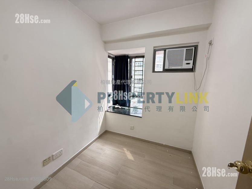 Hollywood Terrace Rental 3 Bedrooms , 2 Bathrooms 756 ft²