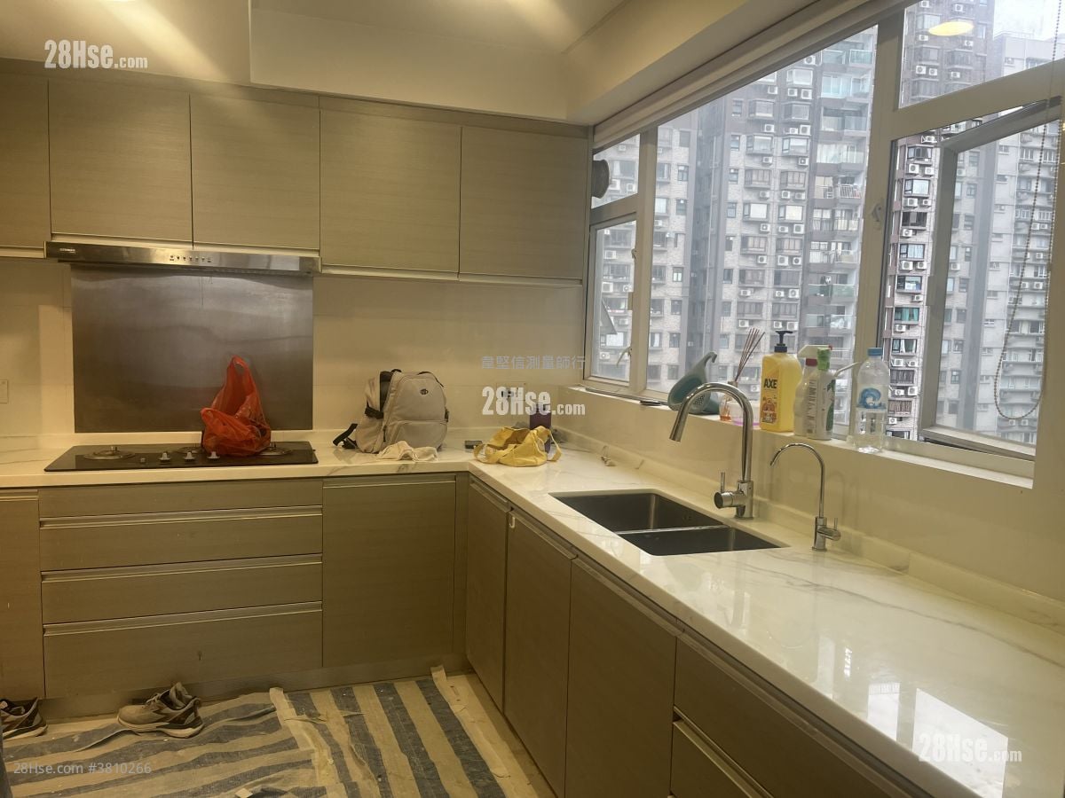 Sky Scraper Rental 3 Bedrooms , 2 Bathrooms