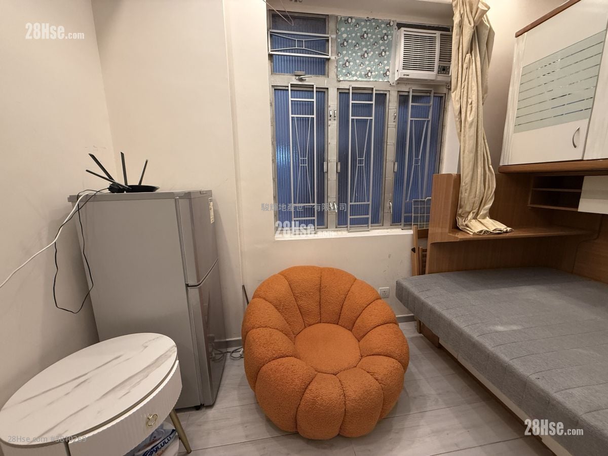 Ocean View Court Rental 1 Bathroom 160 ft²