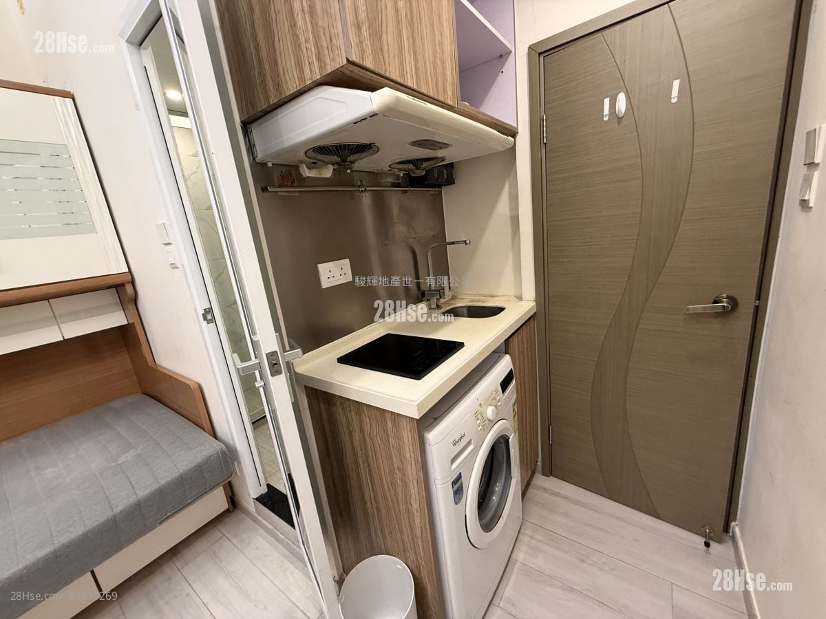 Ocean View Court Rental 1 Bathroom 160 ft²