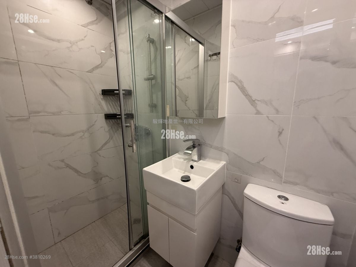 Ocean View Court Rental 1 Bathroom 160 ft²