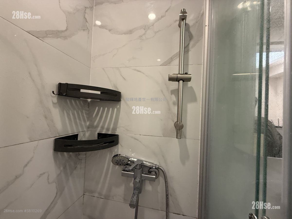 Ocean View Court Rental 1 Bathroom 160 ft²