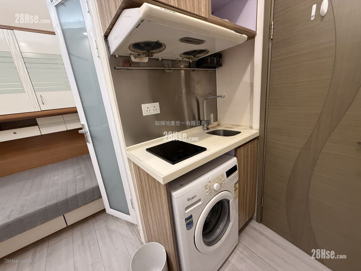 Ocean View Court Rental 1 Bathroom 160 ft²