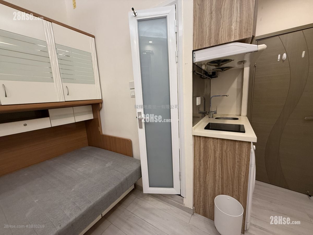 Ocean View Court Rental 1 Bathroom 160 ft²