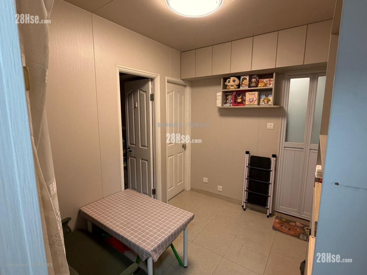 Hayon Building Sell 2 Bedrooms , 1 Bathroom 251 ft²