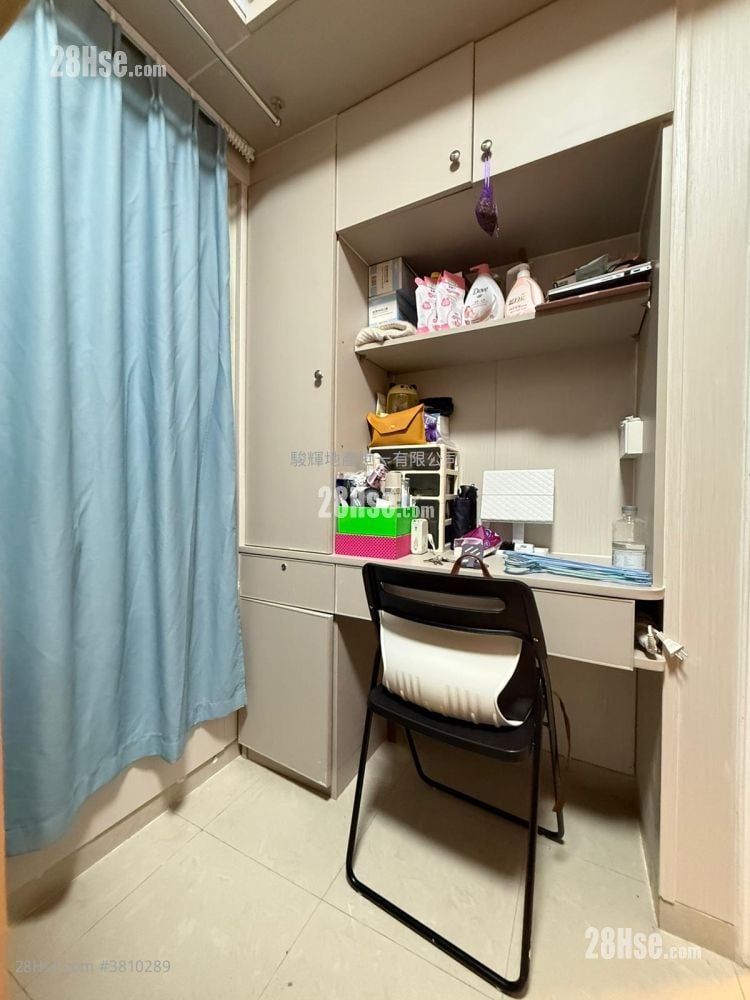 Hayon Building Sell 2 Bedrooms , 1 Bathroom 251 ft²