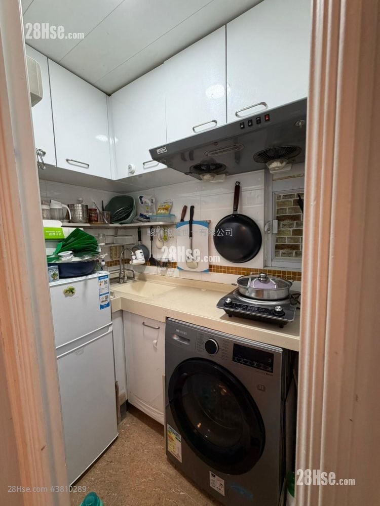 Hayon Building Sell 2 Bedrooms , 1 Bathroom 251 ft²