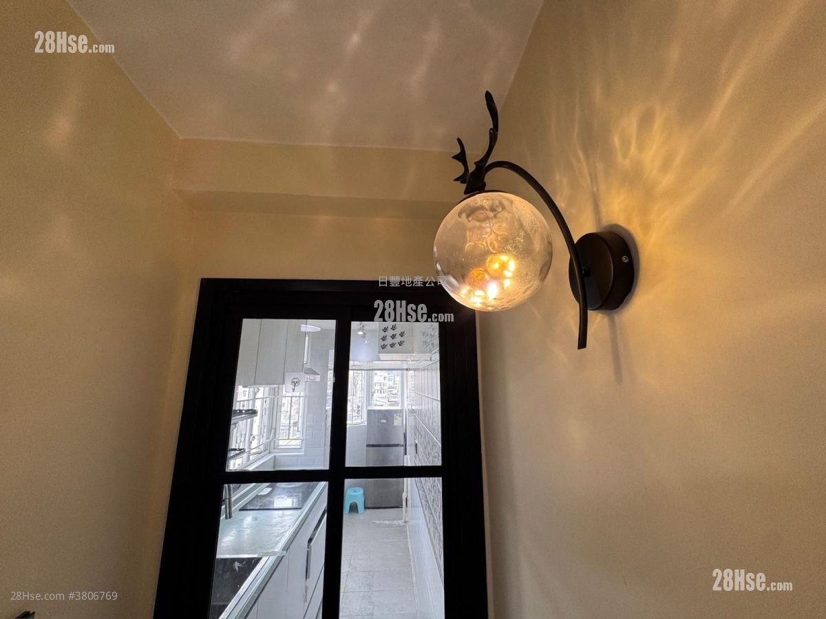 Hand Wai Court Rental 2 Bedrooms , 1 Bathroom 299 ft²