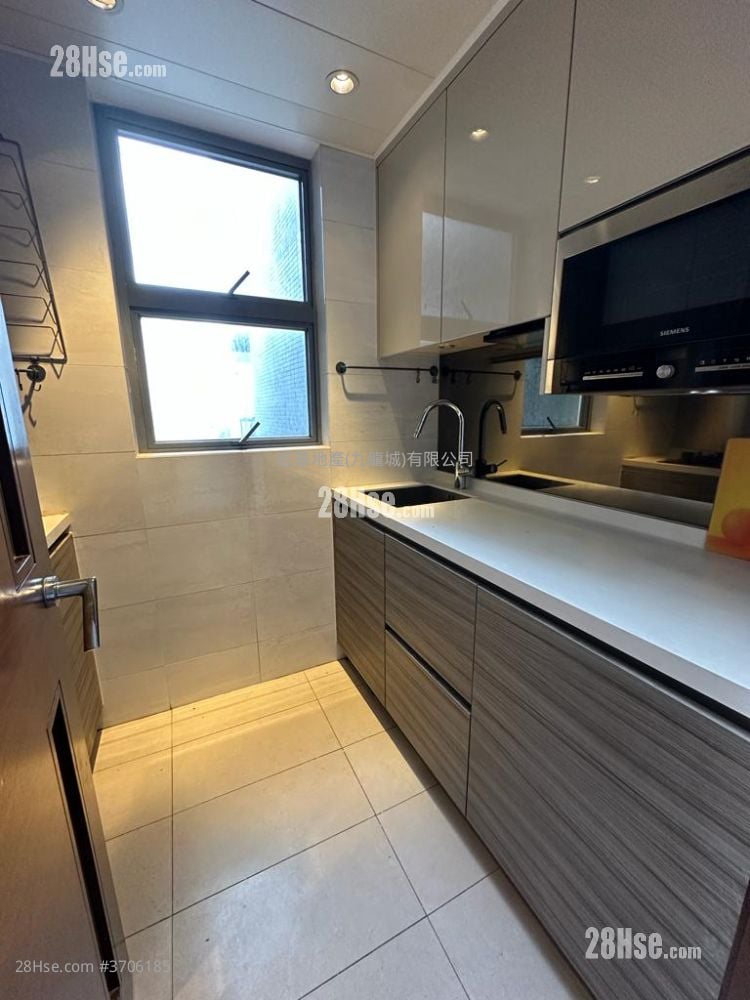 Billionnaire Avant Rental 2 Bathrooms 628 ft²