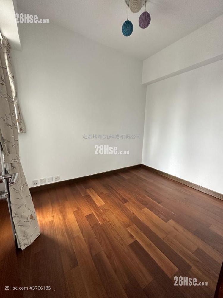 Billionnaire Avant Rental 2 Bathrooms 628 ft²
