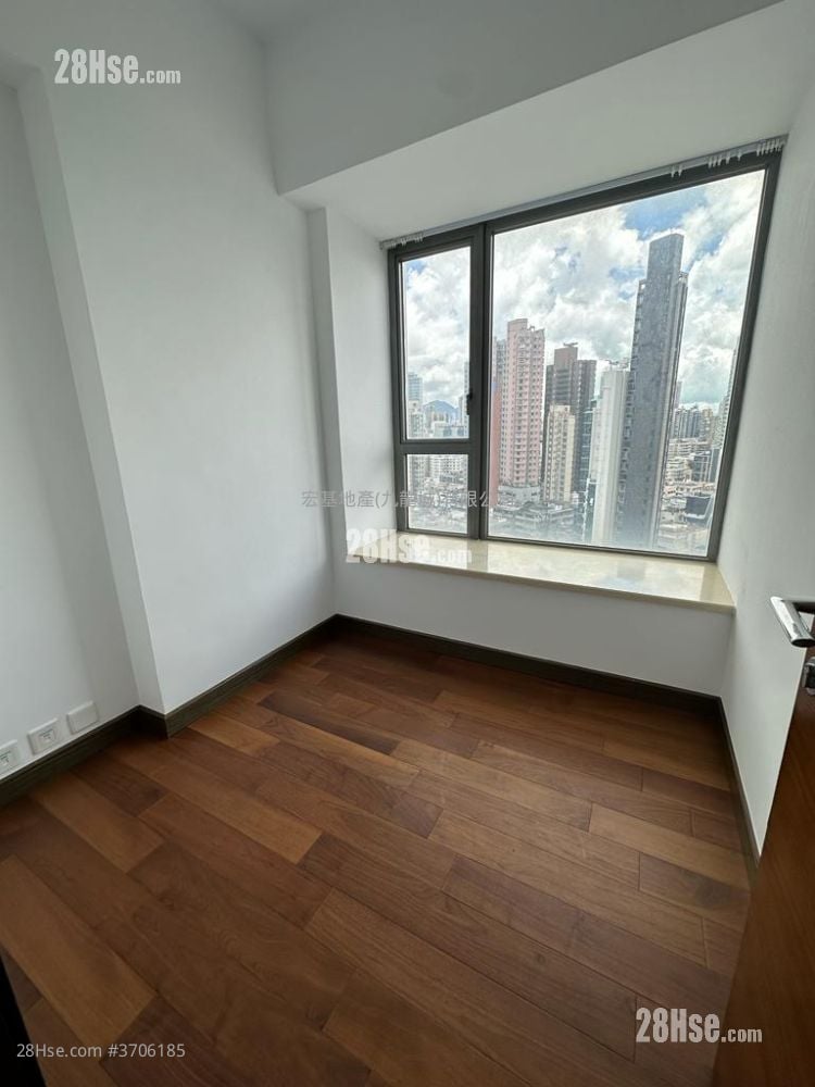 Billionnaire Avant Rental 2 Bathrooms 628 ft²