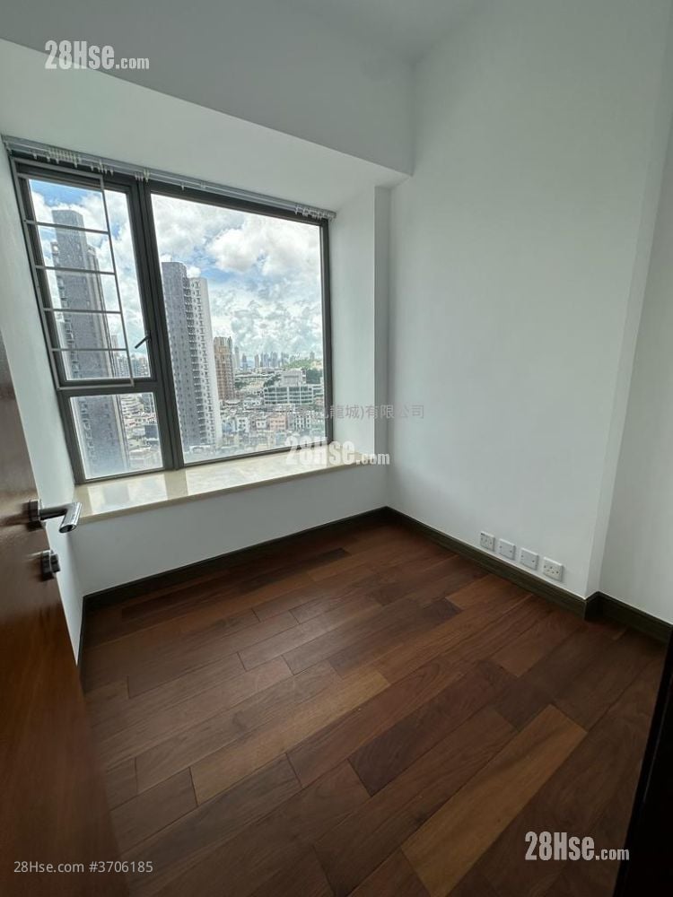 Billionnaire Avant Rental 2 Bathrooms 628 ft²