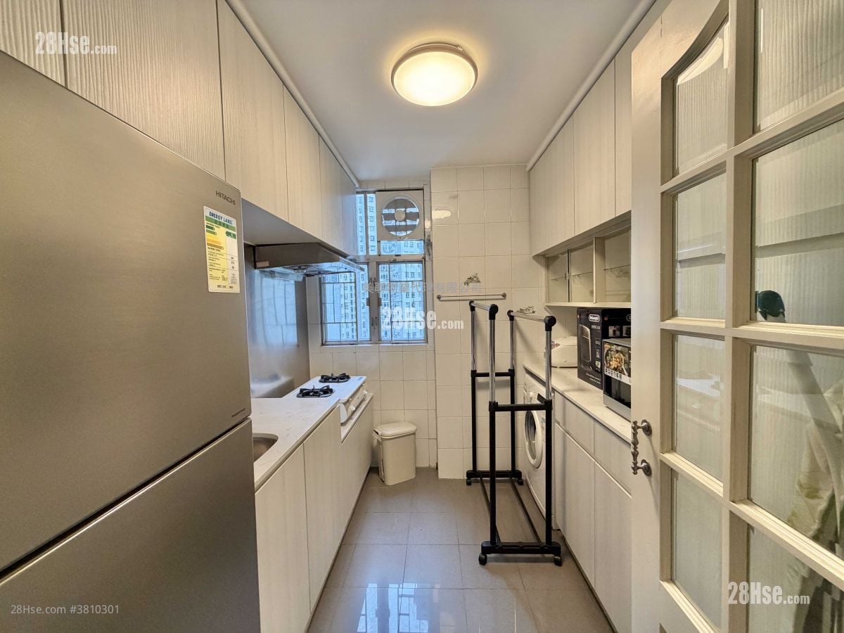 太古城 售盘 3 房 , 1 浴室 702 平方尺