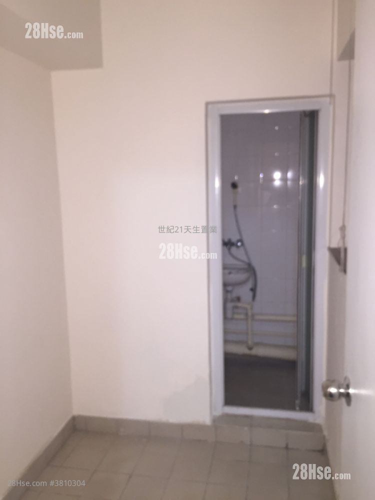 爱琴海岸 售盘 4 房 , 2 浴室 811 平方尺