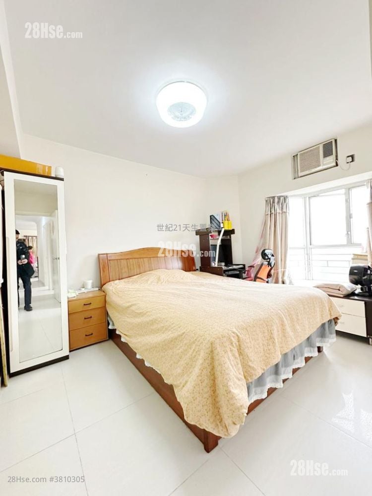 Dragon Inn Court Sell 5+ Bedrooms , 3 Bathrooms 970 ft²