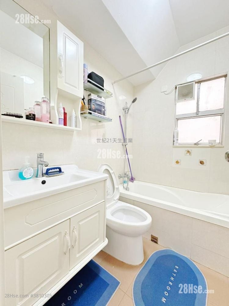 Dragon Inn Court Sell 5+ Bedrooms , 3 Bathrooms 970 ft²